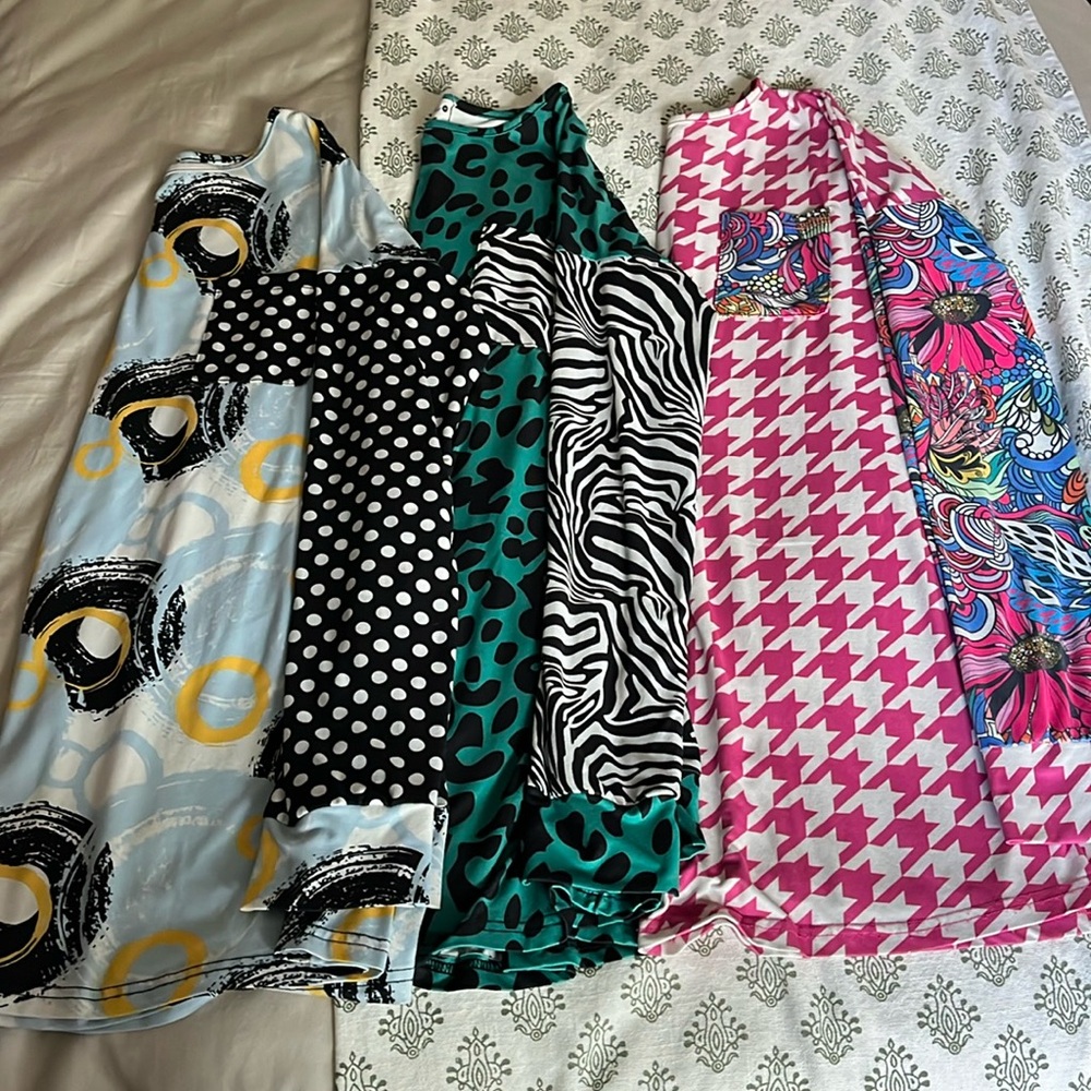 Bundle of Nuggles Tops Read description for sizes ‼️